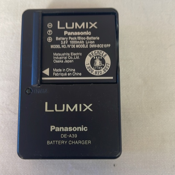 Panasonic FX37 LUMIX Camera - Picture 6 of 16